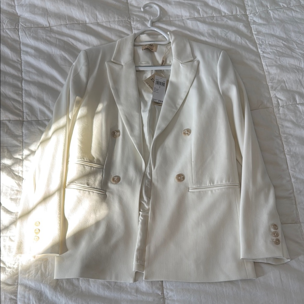 Elegant White Blazer